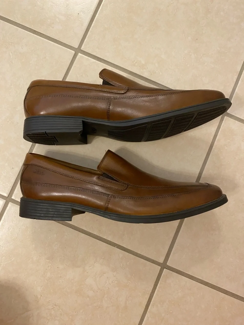 Clarks size 12 Men's Brown Leather Slip-On Loafers